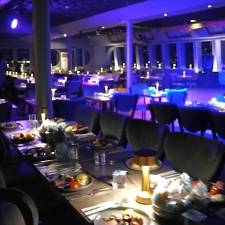 Majesty Bosphorus Úszó hotel Isztambul