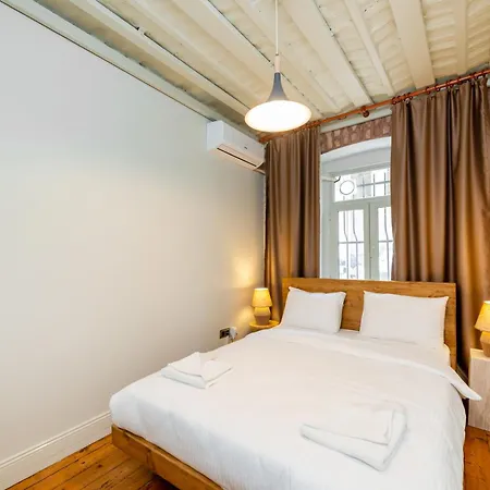 Maison Chic : Newly Renovated 3br In Center * Istanbul