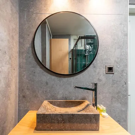 Maison Chic : Newly Renovated 3br In Center Apartment Istanbul