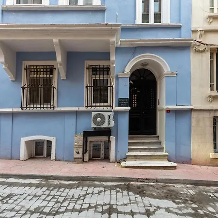 Maison Chic : Newly Renovated 3br In Center * Istanbul