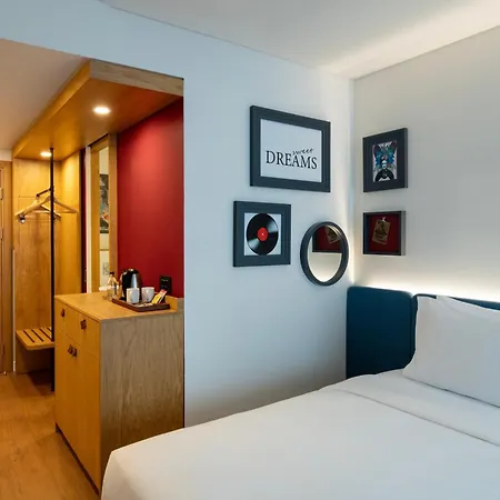 Hotel Hampton By Hilton Sirkeci 3*