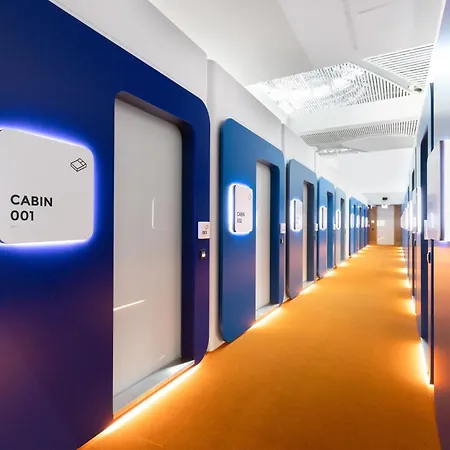 Yotelair Airport, Duty Free - International Transit Area 3*