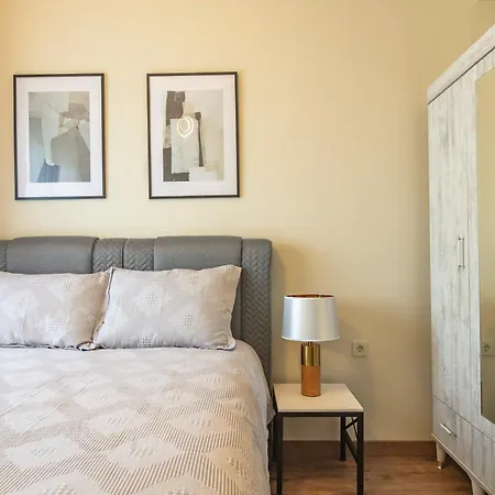 212 Outlet Karsisinda Lux N7 Apartment *