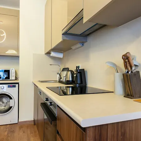 212 Outlet Karsisinda Lux N7 Istanbul