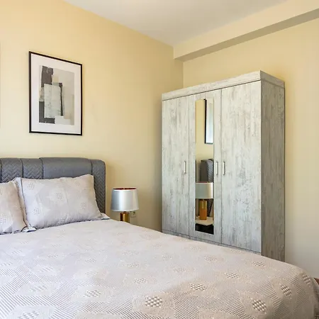 212 Outlet Karsisinda Lux N7 *