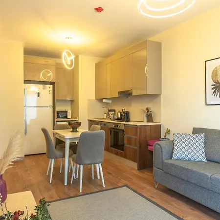 212 Outlet Karsisinda Lux N7 Apartment *