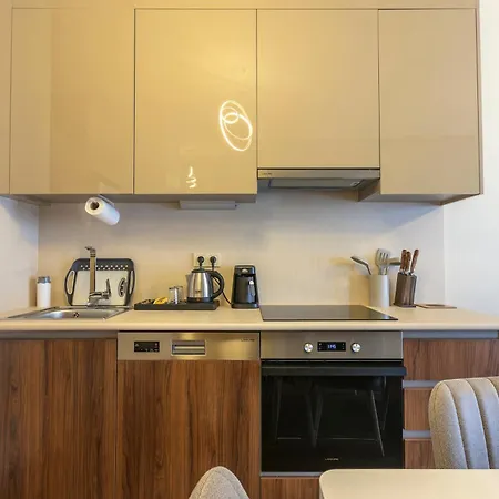 212 Outlet Karsisinda Lux N7 Apartment