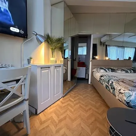 Beautiful,tiny In The Heart Of Nisantasi Apartment Istanbul
