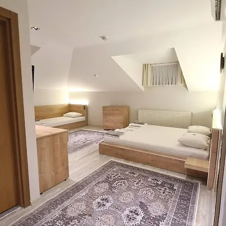 Social House Mil Hotel *
