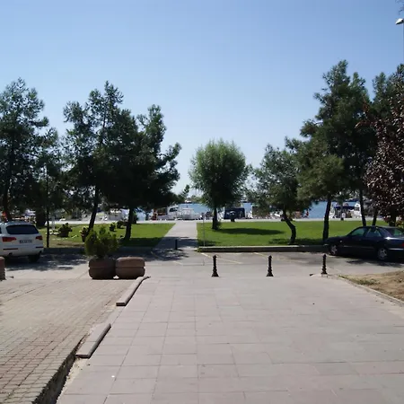 Hotel Yesilkoey Airport 3*