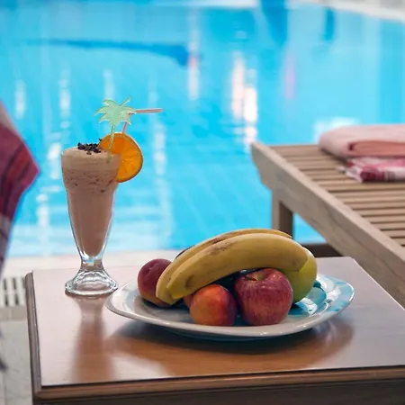 Hotel Victory & 4*