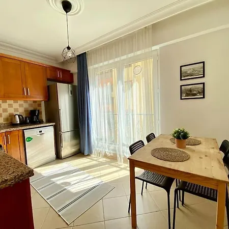 Apartment Location 3 Bedroom Flat - No6