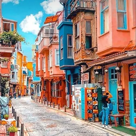 Castello Bella Balat Apart