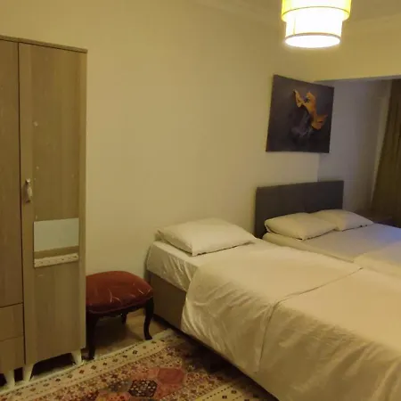 Apartment Cozy With Garden, 2 Bedroom And Very Close To Bosphorus Istanbul