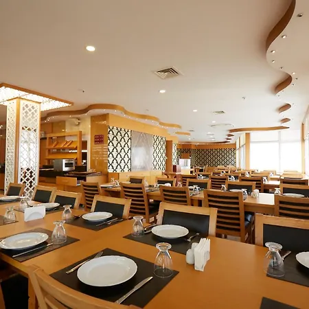 Ilkbal Deluxe &spa מלון