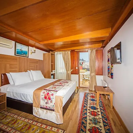 Hippodrome Aparthotel 3*