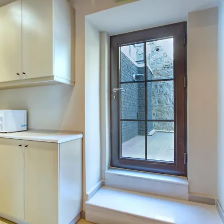 Dm Bosphorus Apartment