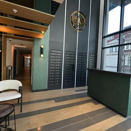 Center Luxurious Apartment
