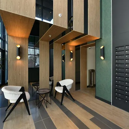 Center Luxurious Apartment