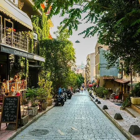 Taksim Pera House *