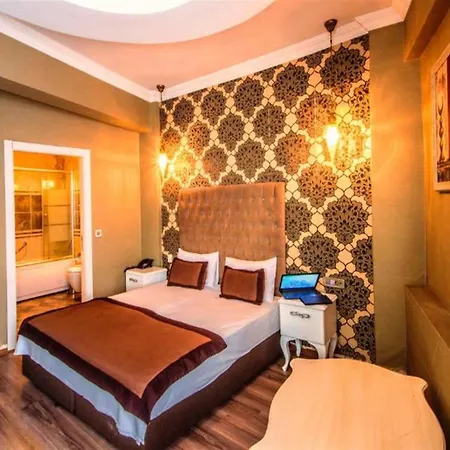Montagna Hera Taksim 3*