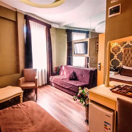 Hotel Montagna Hera Taksim 3*