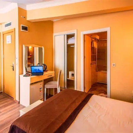 Montagna Hera Taksim Hotel 3*