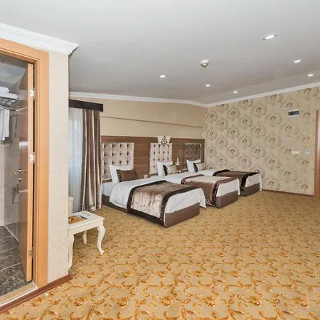 Montagna Hera Taksim 3*