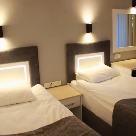 Hotel Peninsula 3*