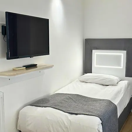 Hotel Peninsula