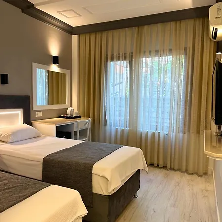 Hotel Peninsula