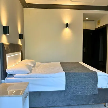 Hotel Peninsula 3*