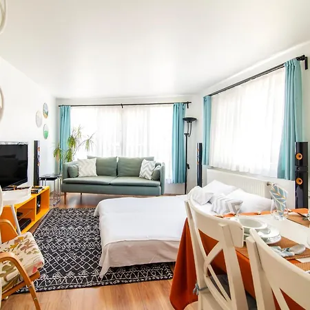 Secluded House , Near Bosphorus , 2 Ac , Fast Wifi اسطنبول