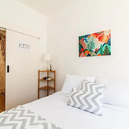 بيت للعطل Secluded House , Near Bosphorus , 2 Ac , Fast Wifi اسطنبول