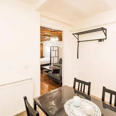 Beautiful 1 Bedroom Apt. W/ac 400 Meters Taksim Square Apartment
