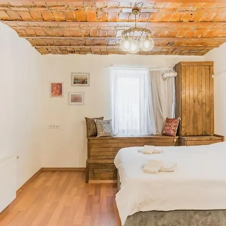 Beautiful 1 Bedroom Apt. W/ac 400 Meters Taksim Square Apartment *