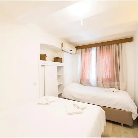 Apartment Beautiful 2br House W/ac 400meters Taksim Square *
