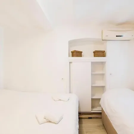 Apartment Beautiful 2br House W/ac 400meters Taksim Square *