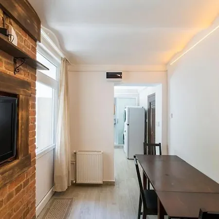 Beautiful 2br House W/ac 400meters Taksim Square