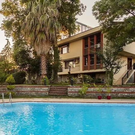 Villa Ueskuedar مطلة على البحر في اسكودار Istanbul