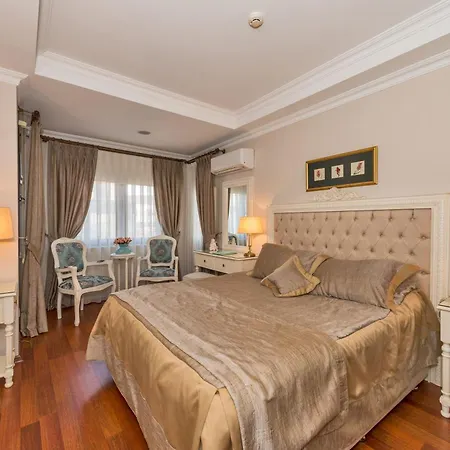 Daphne Hotel