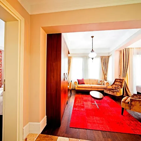 Hippodrome Hotel 3*