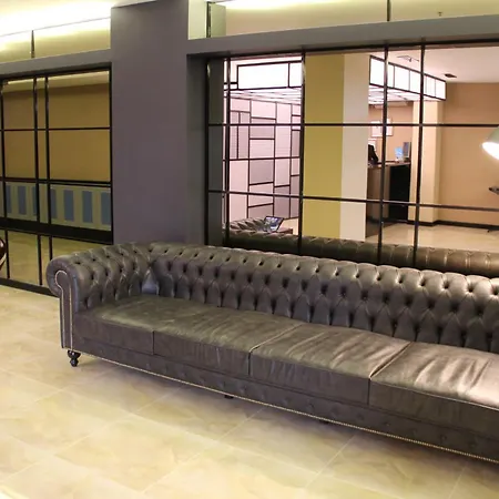 Aparthotel Airport