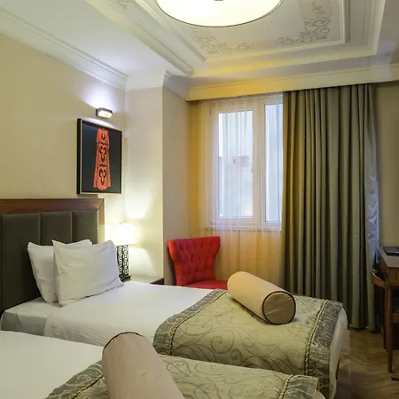 מלון Golden Age Taksim 4*