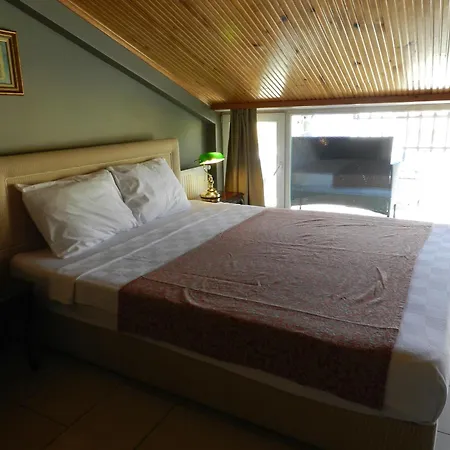 Berk - Grandma's House Hotel Istanbul