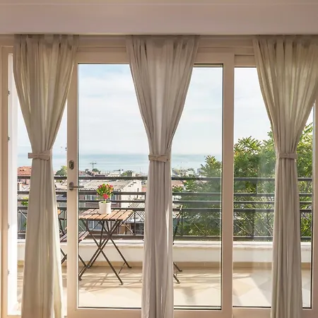 Apartment Amedros *