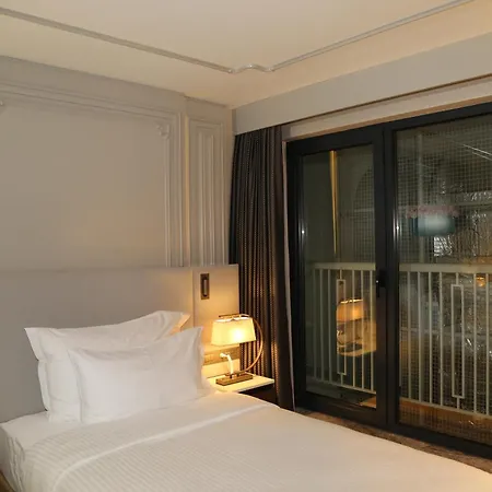 Stayso The House Hotel