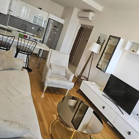 Outstanding 1+1 Bedroom Available Apartamento