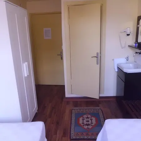 Berk - Grandma's House Hotel