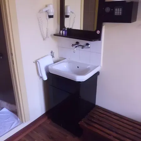 Hotel Berk - Grandma's House 3*